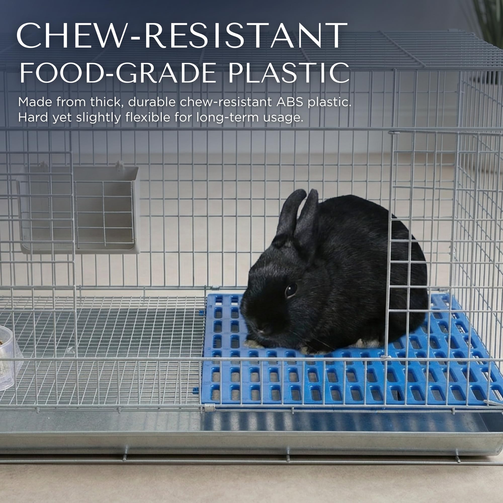 Planet Rabbit tapis installé dans une cage améliorant lʼhygiène