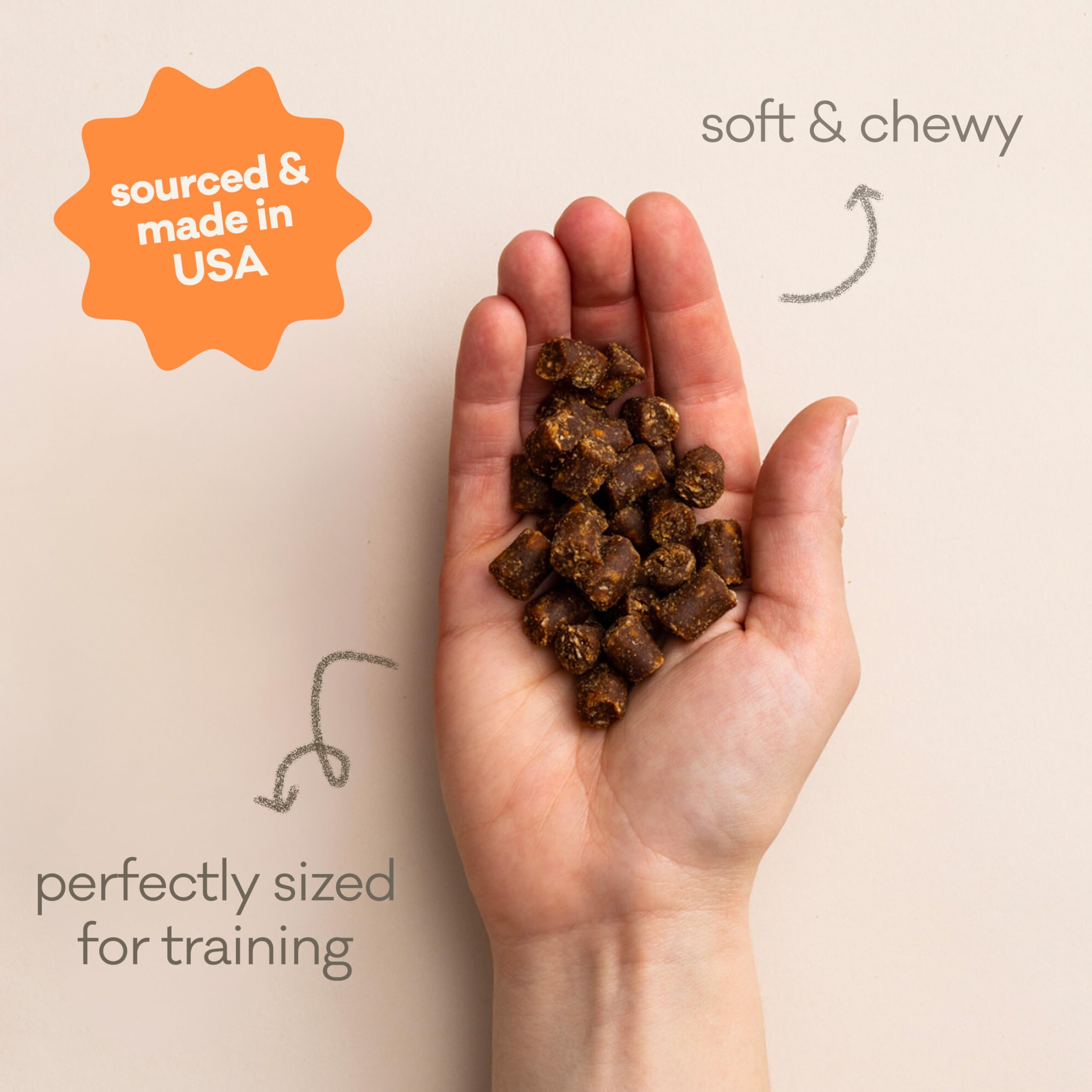Polkadog nuggets dans la main montrant la petite taille pratique