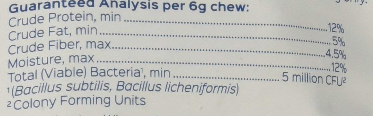 Probios friandises dans la main près d'un cheval, illustrant l'usage pratique