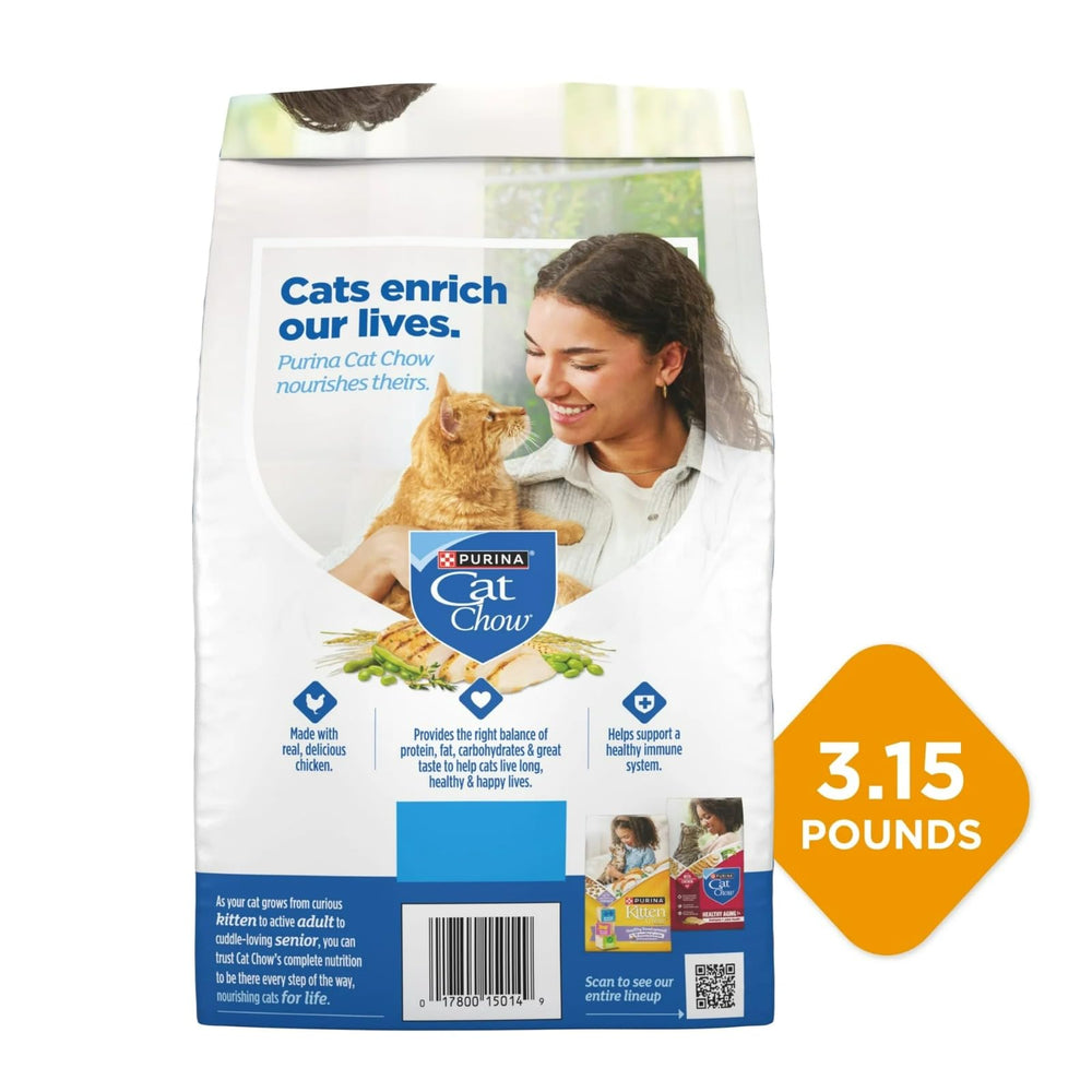 Purina Cat Chow chat dégustant dans un bol illustrant appétence