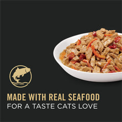Purina Pro Plan pâtée ouverte gros plan montrant morceaux de fruits de mer appétissants