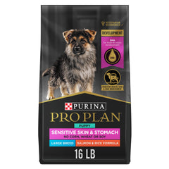Purina Pro Plan vue face du sac montrant l’étiquette et le format pratique
