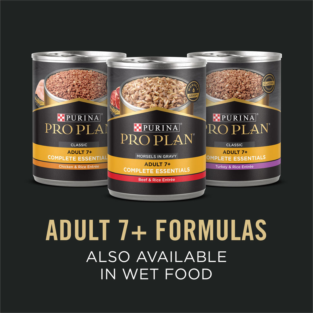 Purina Pro Plan chien sénior actif en extérieur montrant soutien mobilité