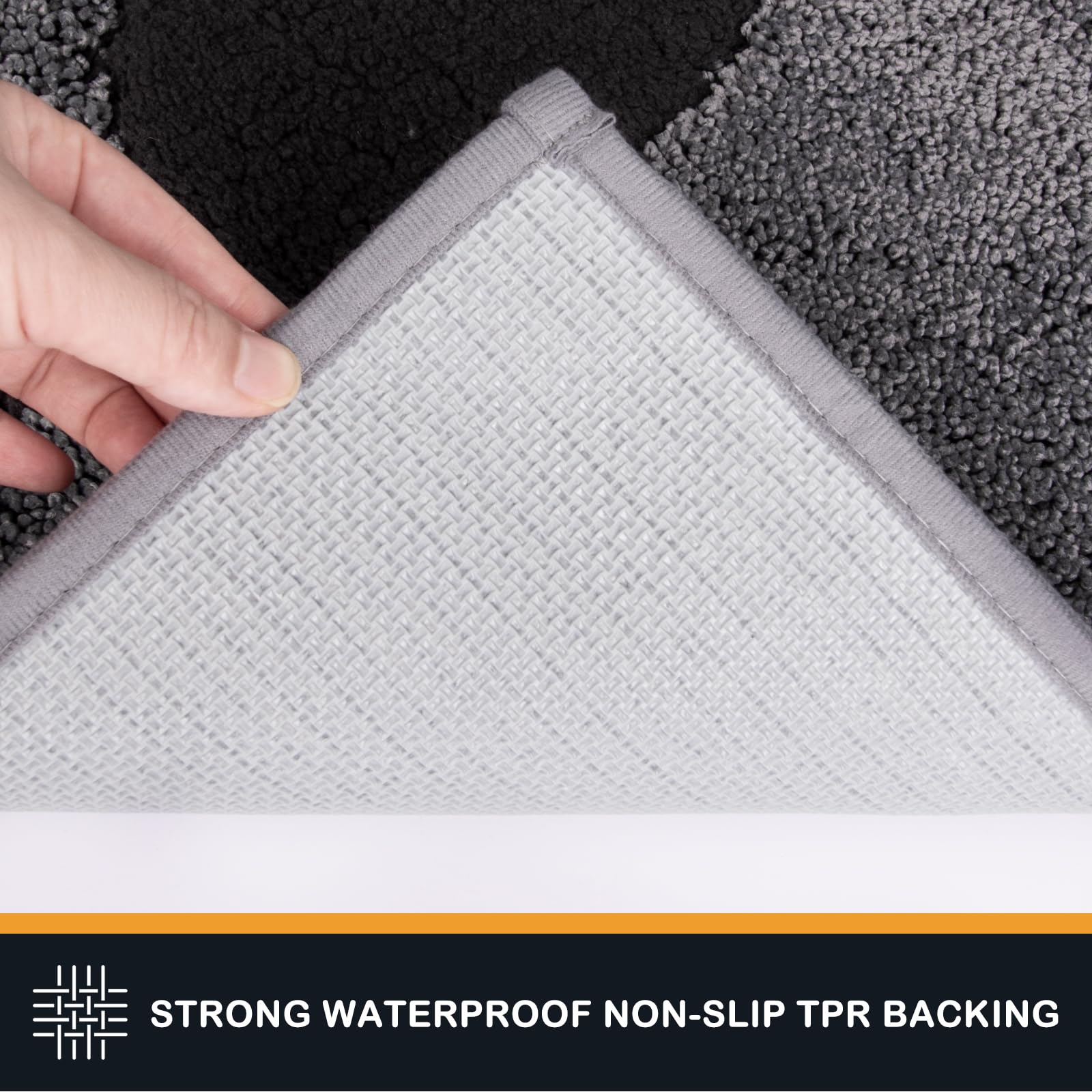 PURRUGS tapis glissant sous une porte basse démontrant compatibilité