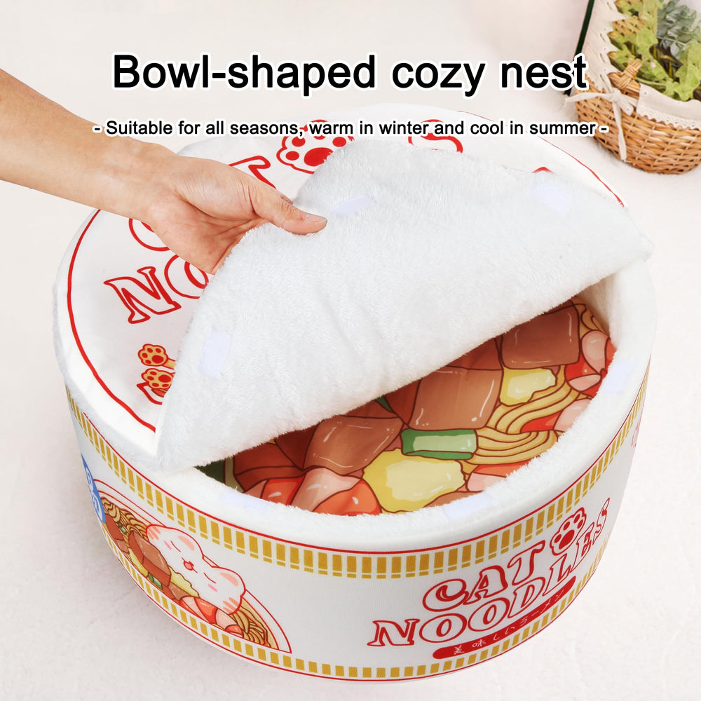 寵幸 chat blotti dans le lit apportant calme et relaxation