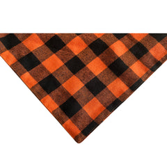 Realeaf bandana porté par chien illustrant look festif et ajustement sûr