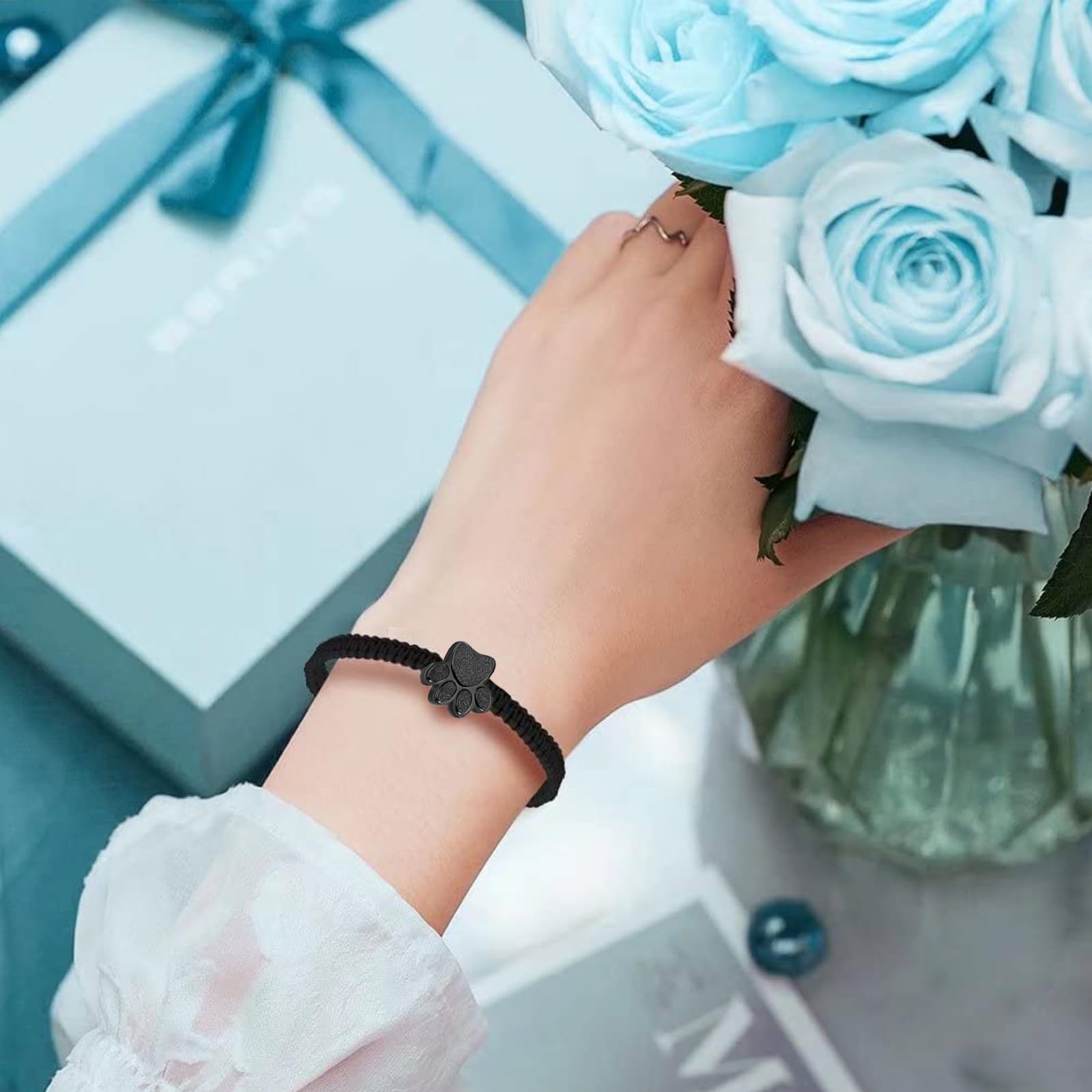 Style de vie: bracelet RIPFEVURN porté au poignet, souvenir discret et porté au quotidien