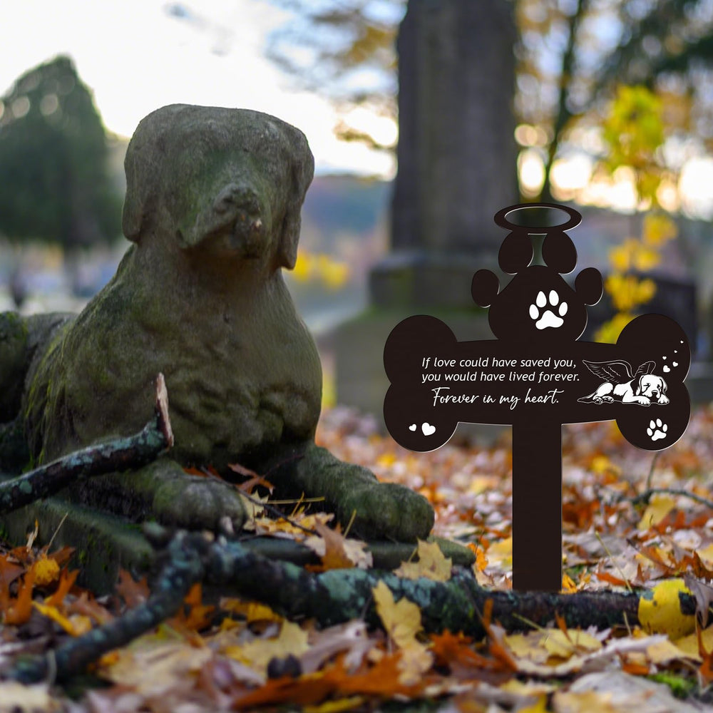 Rngmsi plaque installée dans jardin créant un lieu de mémoire apaisant