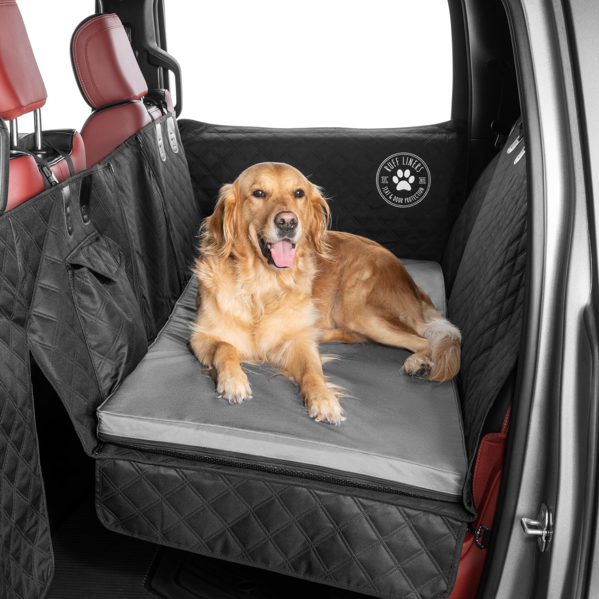 Ruff Liners vue avant du tapis siège arrière apportant confort et stabilité