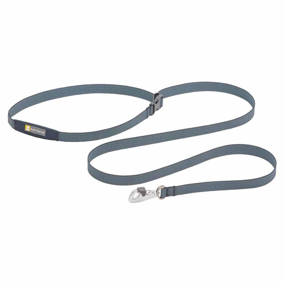Ruffwear Flagline boucle latérale réglable montrant maintien et polyvalence