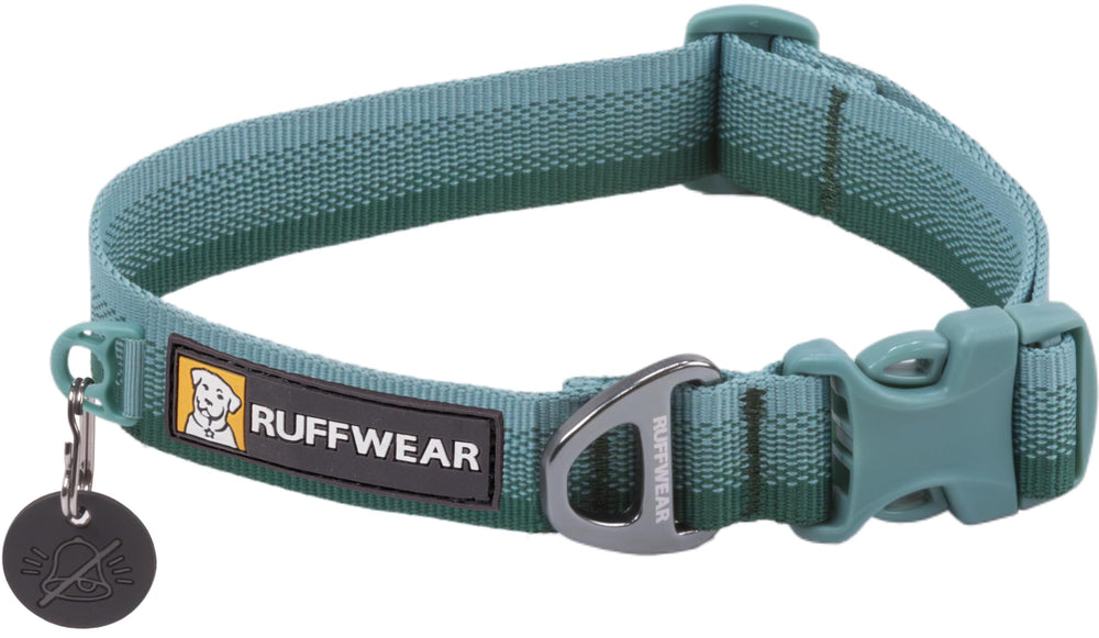 Ruffwear collier face avant River Rock Green montrant l’ajustement sécurisé