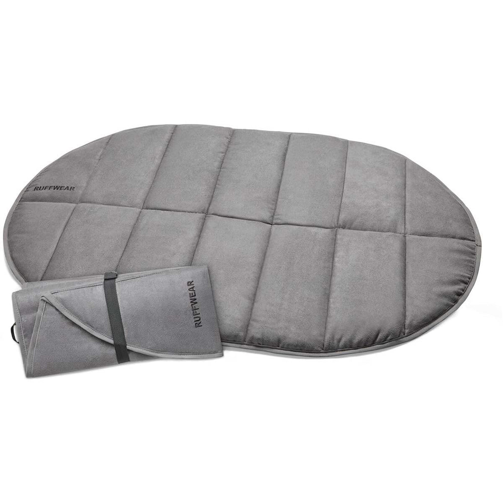 Ruffwear Highlands Pad gros plan microsuède confortable et isolant pour repos