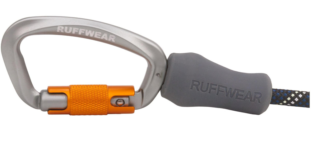 Ruffwear mousqueton verrouillable en gros plan pour sécurité renforcée