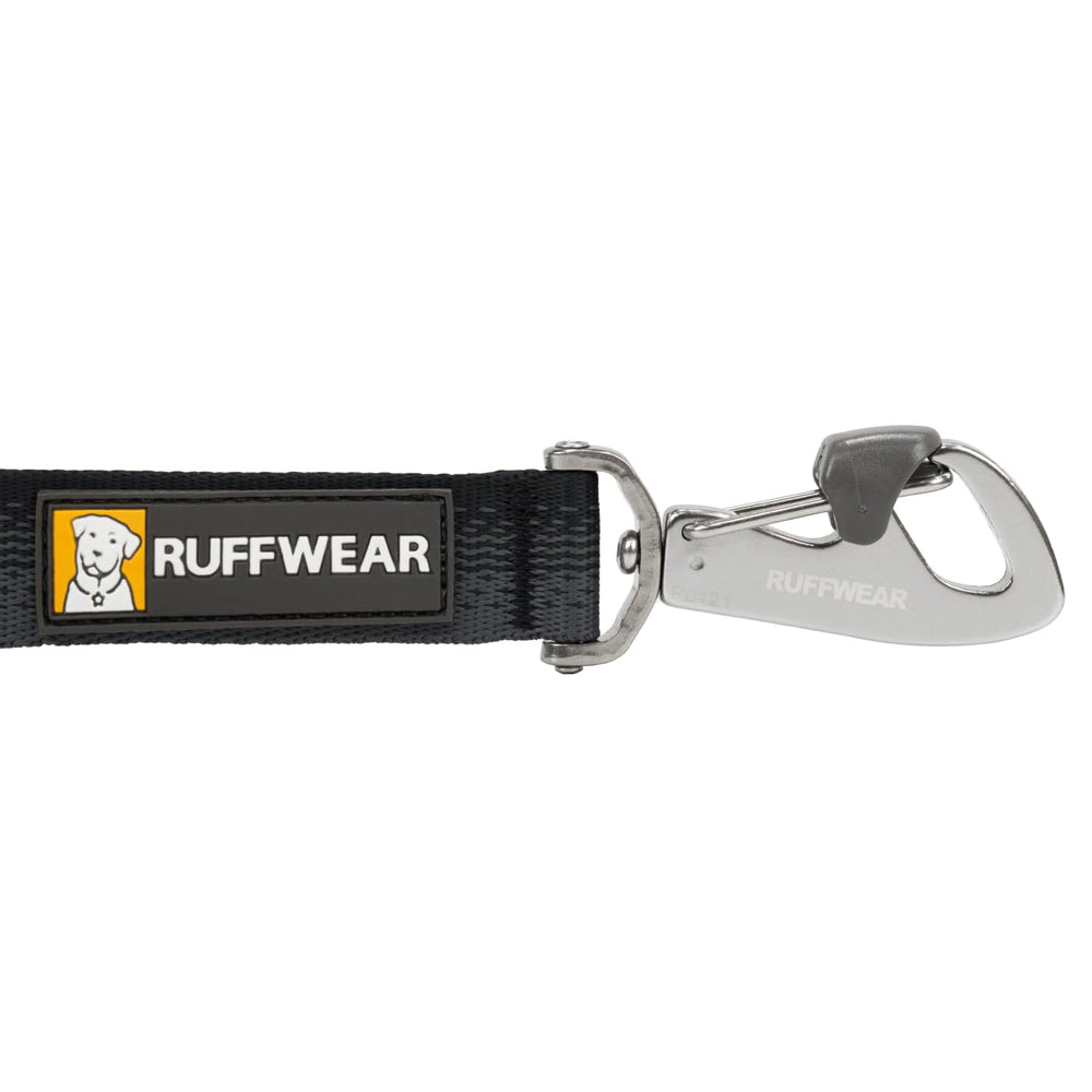 Ruffwear zoom sur la glissière en V montrant l'ajustement précis