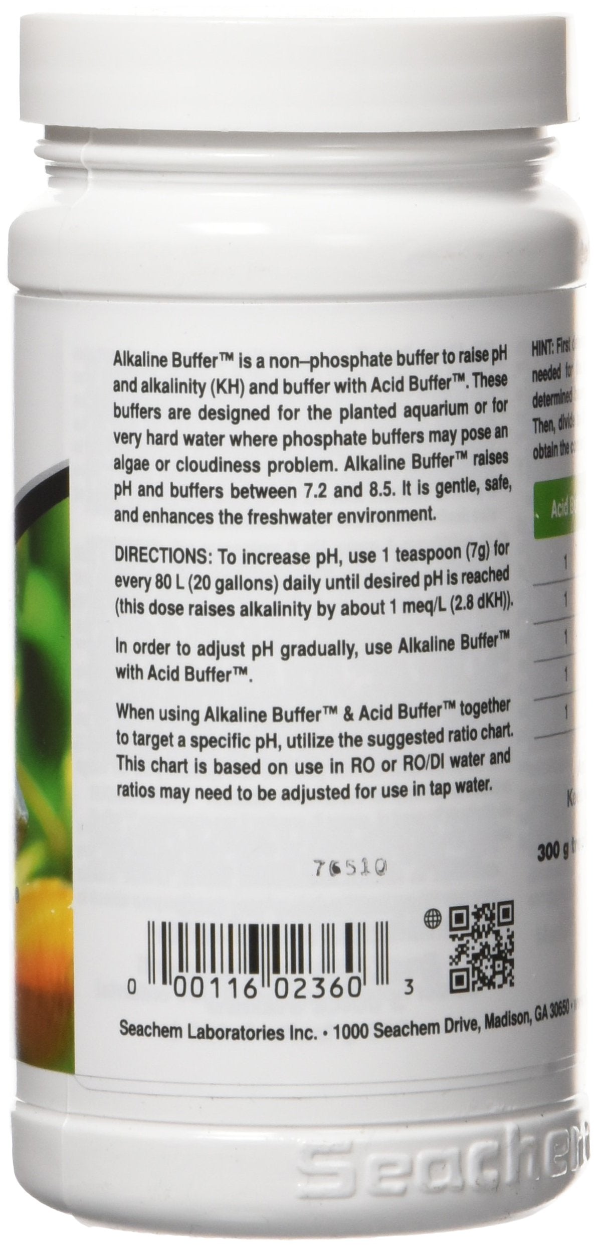 Seachem Alkaline Buffer poudre gros plan illustrant la texture pour dosage précis
