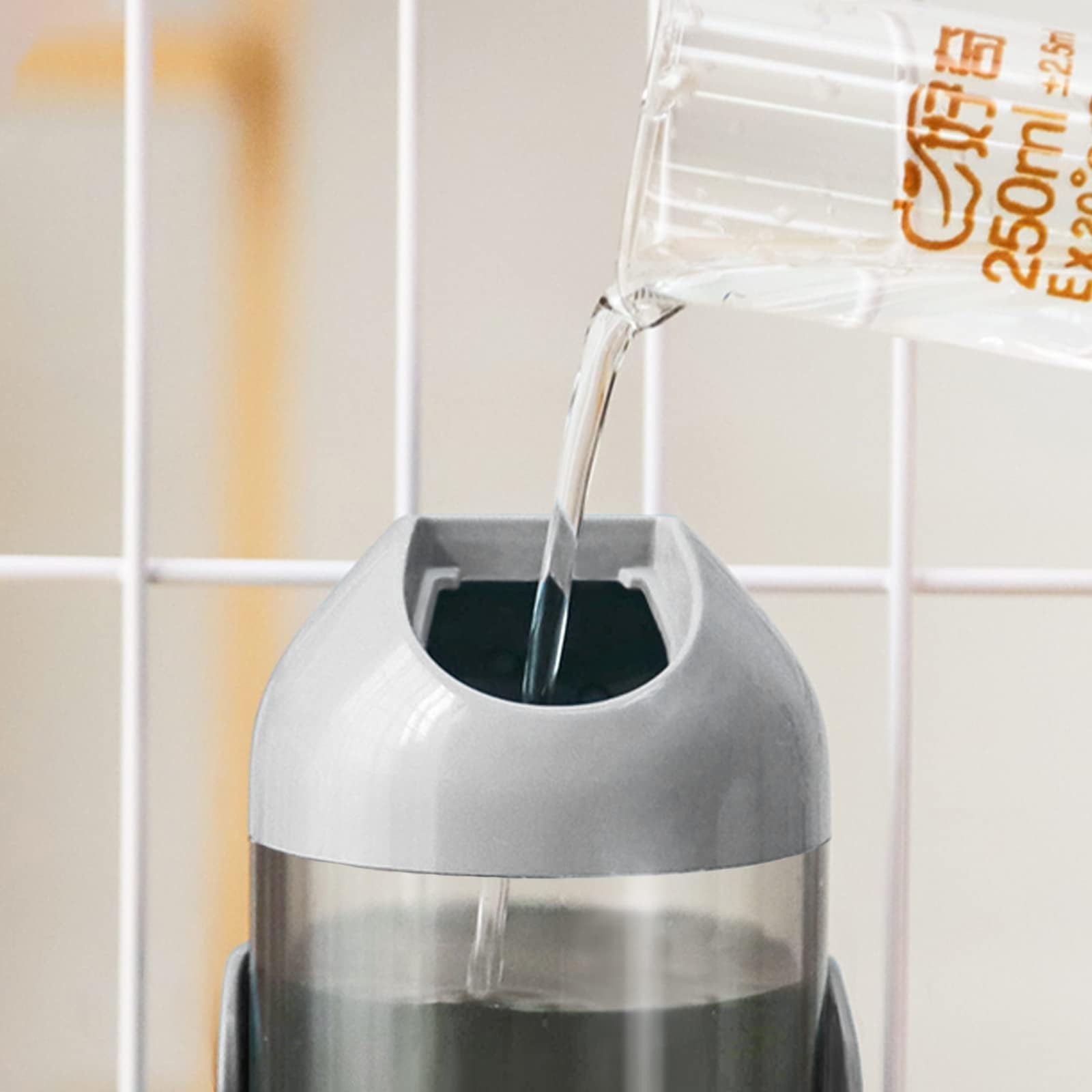 septillar comparaison taille avec main montrant capacité 17 oz pratique