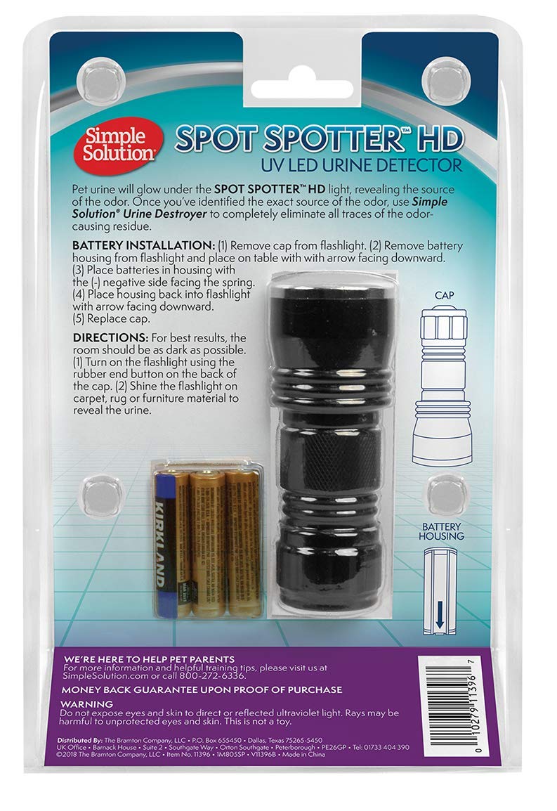 Simple Solution gros plan des 21 LEDs UV révélant les taches