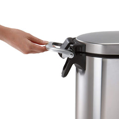 simplehuman couvercle verrouillé démontrant fermeture hermétique