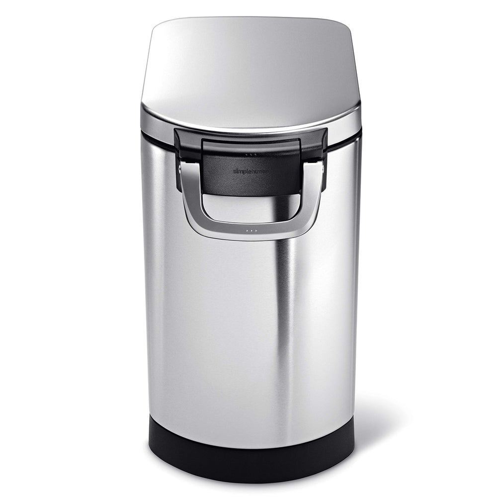 simplehuman gros plan sur inox brossé résistant et élégant