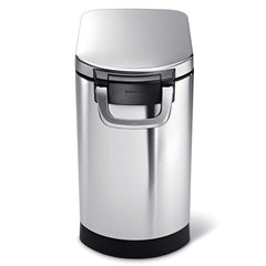 simplehuman gros plan sur inox brossé résistant et élégant