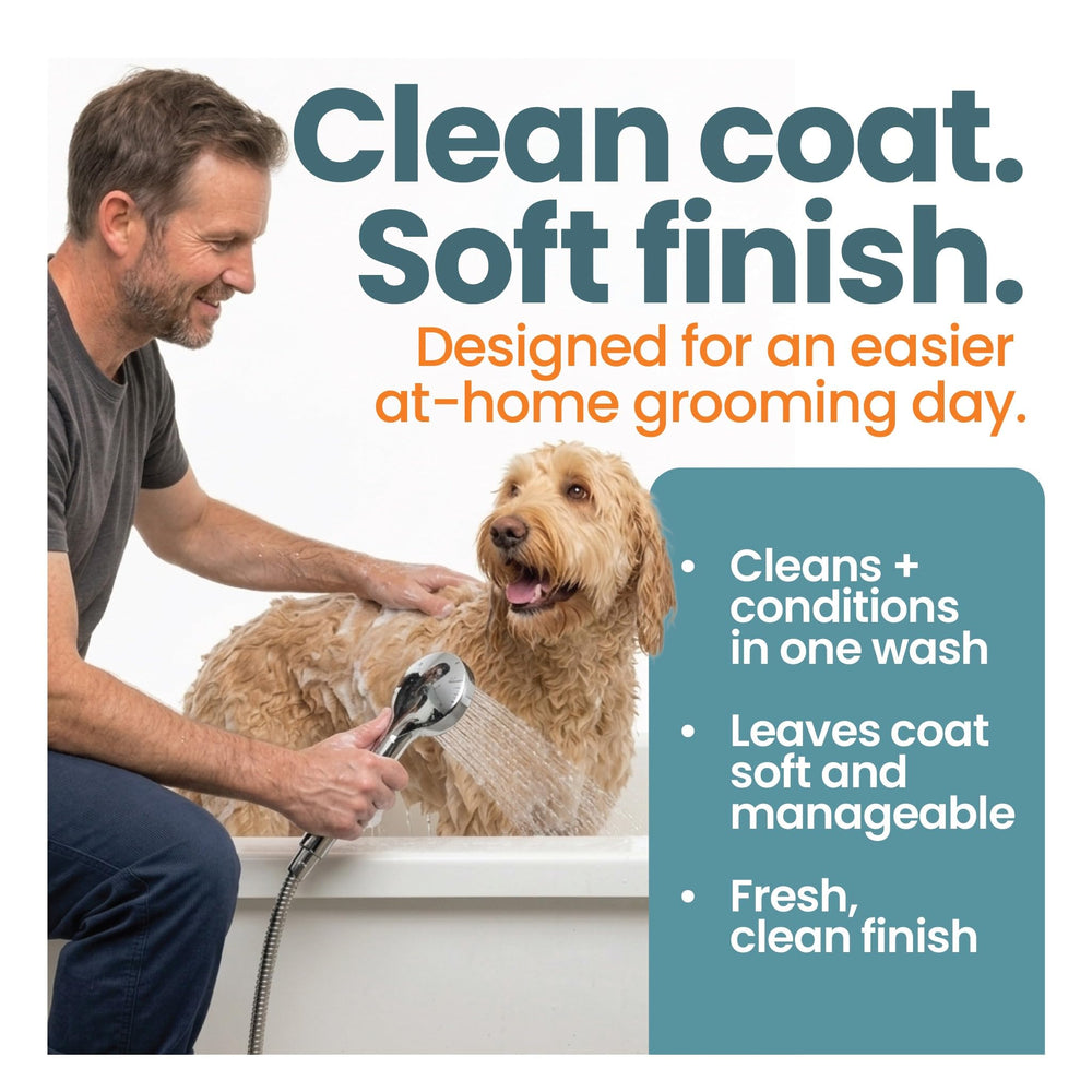 Flacon Skip the Groomer à côté d’un ruban métrique montrant la taille pratique