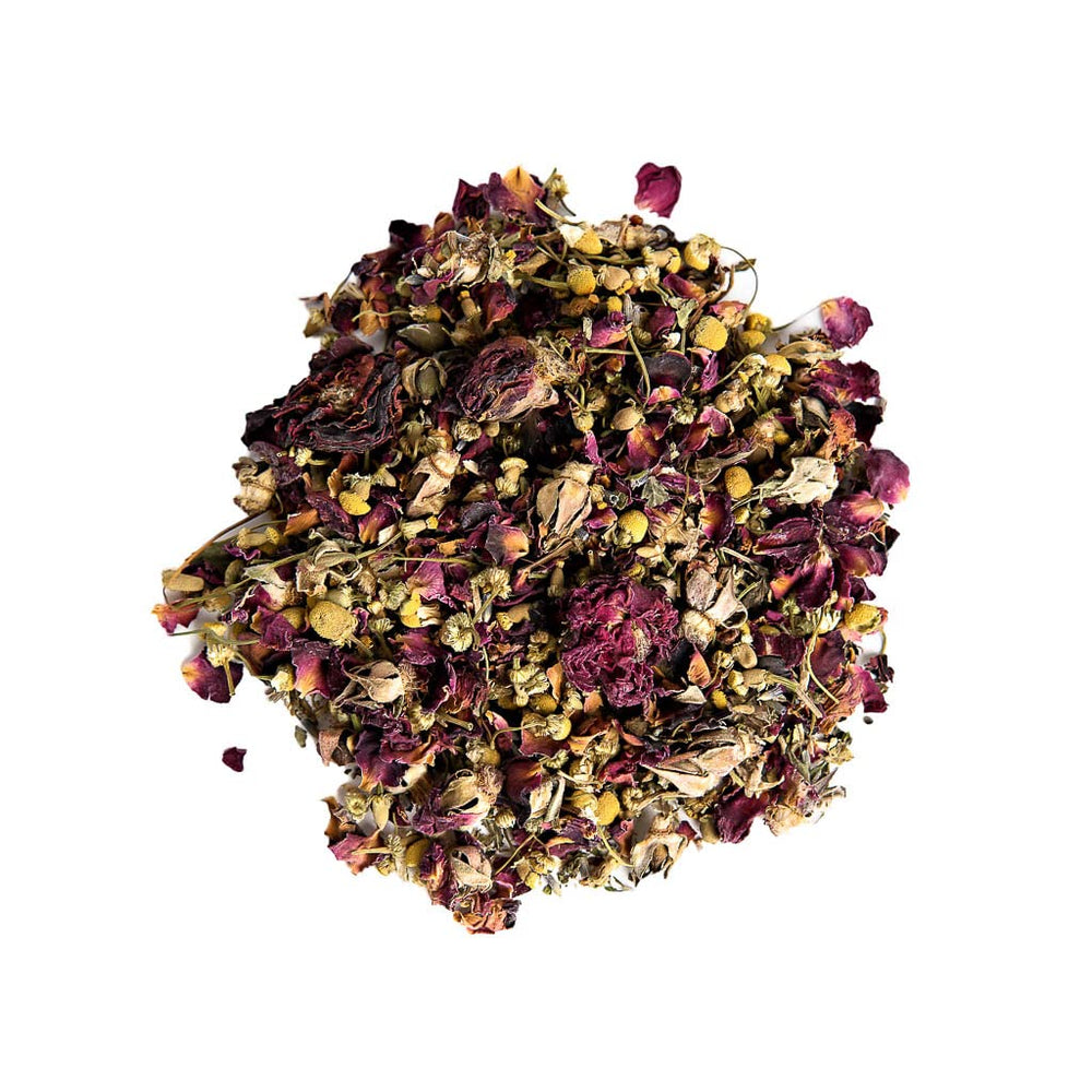 Small Pet Select gros plan sur texture d'herbes et fleurs, stimule l'appétit naturel