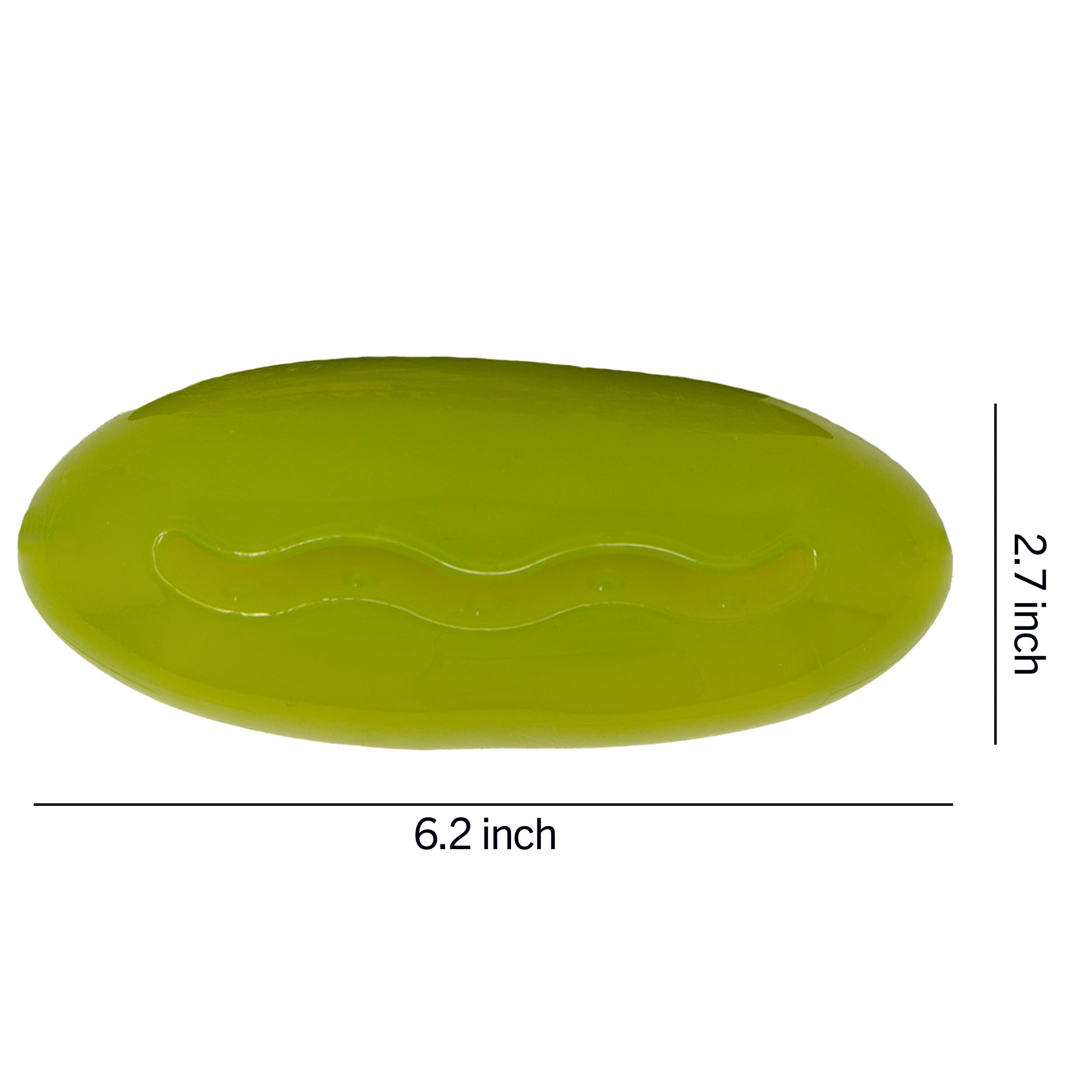 Chien jouant avec Starmark Pickle Pocket encourage activité et récompense