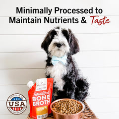 Stella & Chewy's versement du bouillon sur croquettes pour plus d'hydratation