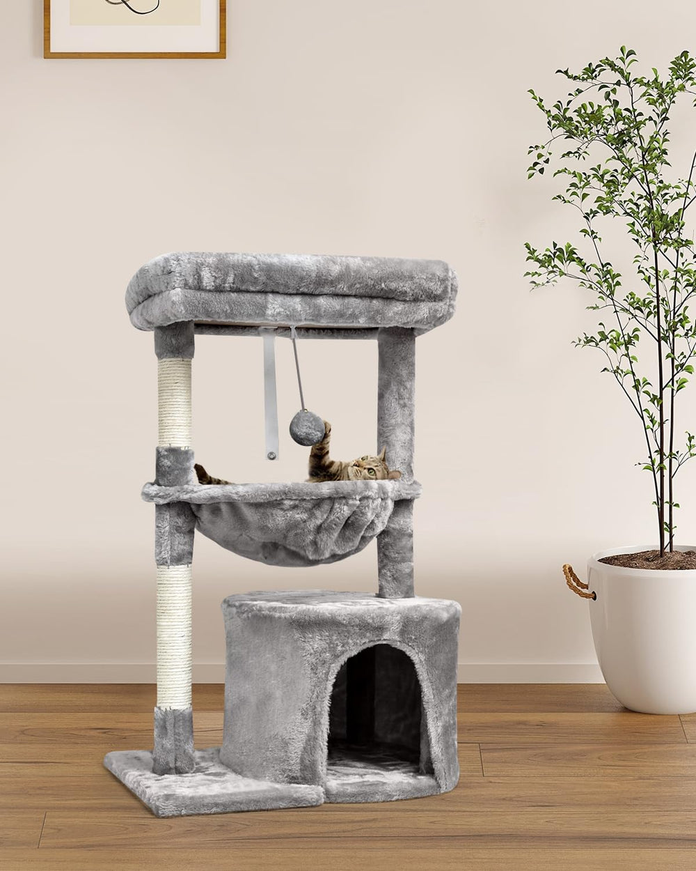 SYANDLVY arbre à chat dans un salon moderne intégrant décoration et fonction