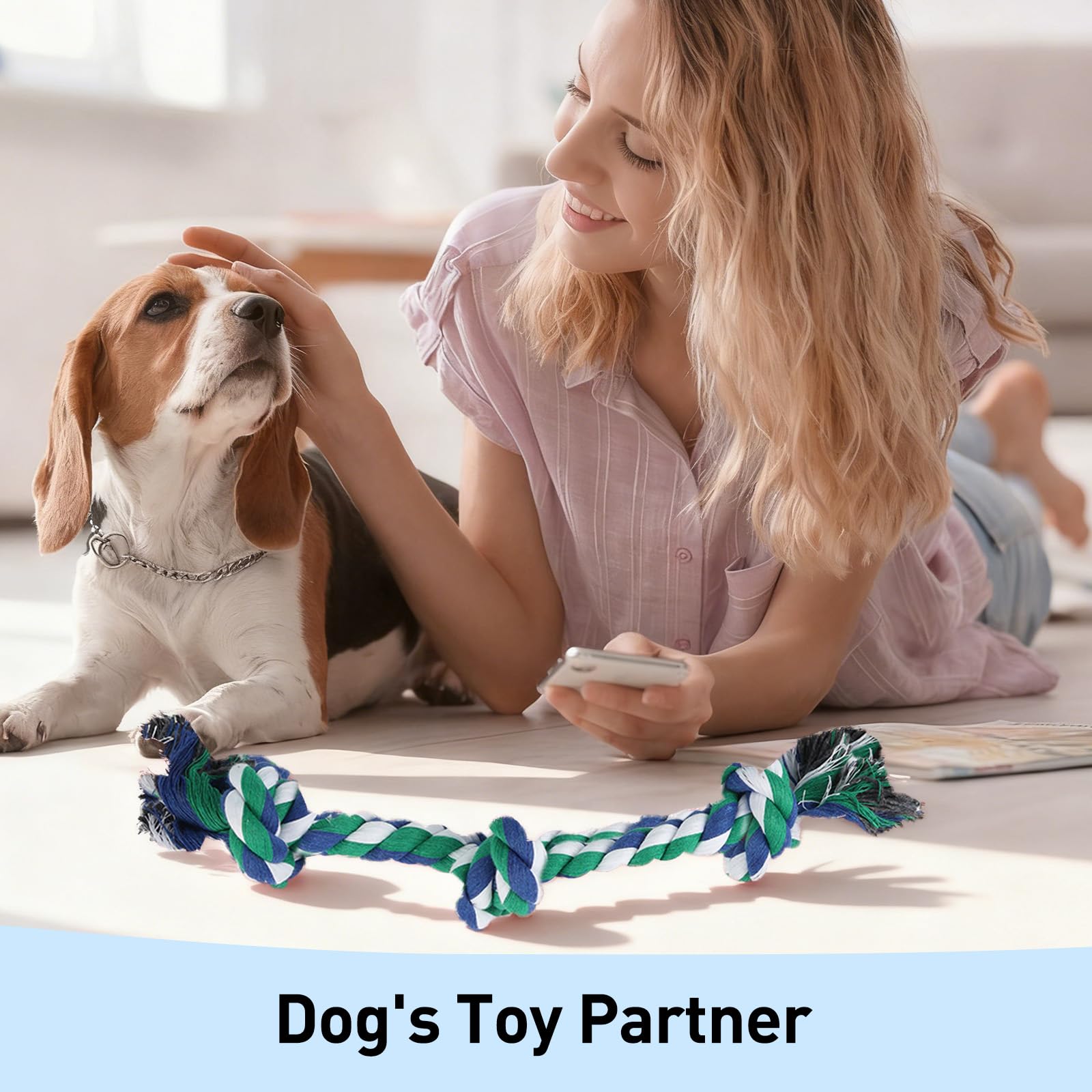 SZEE chien de petite race jouant, illustrant amusement et détente