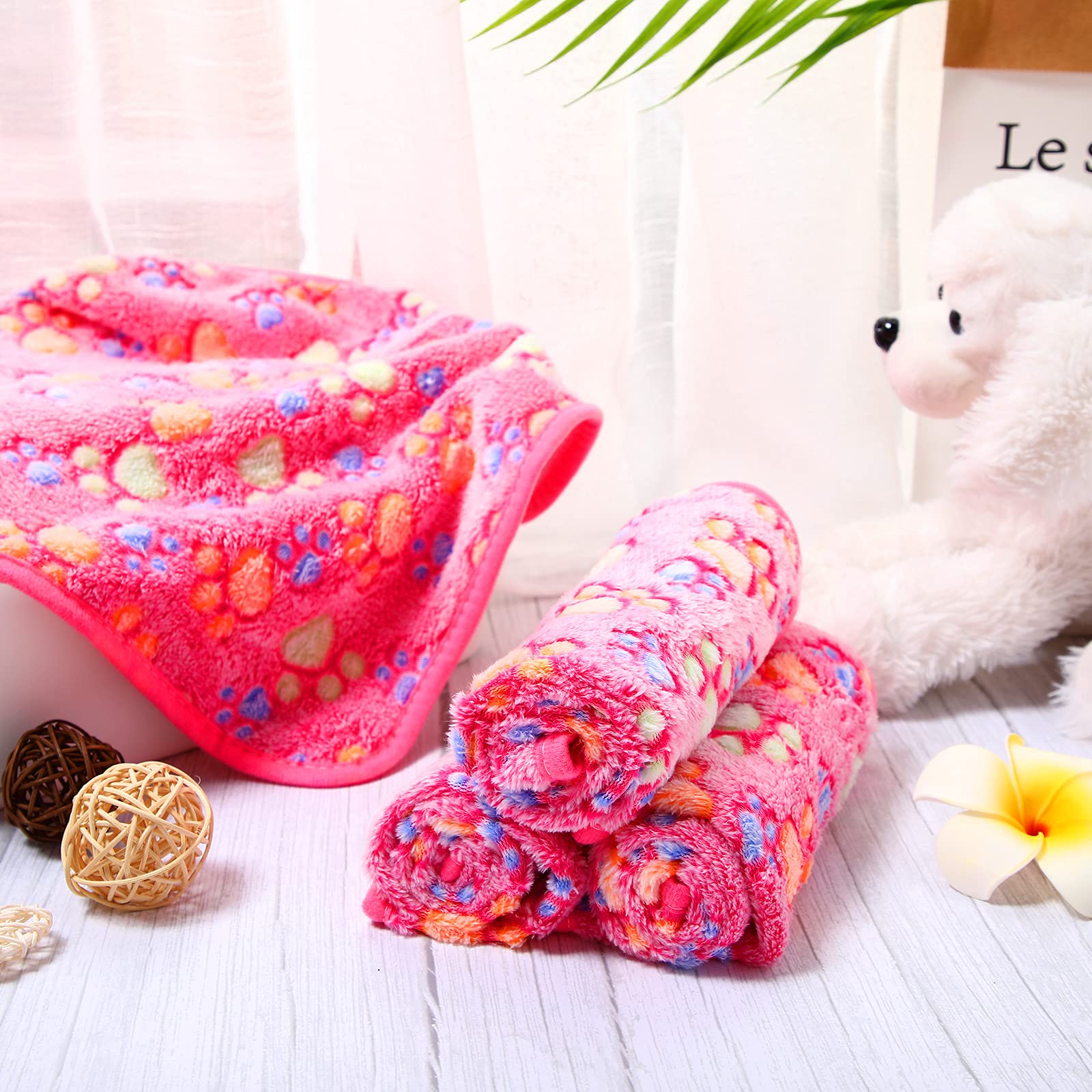 Tatuo plaid disposé dans un panier sécurité et chaleur pour chat