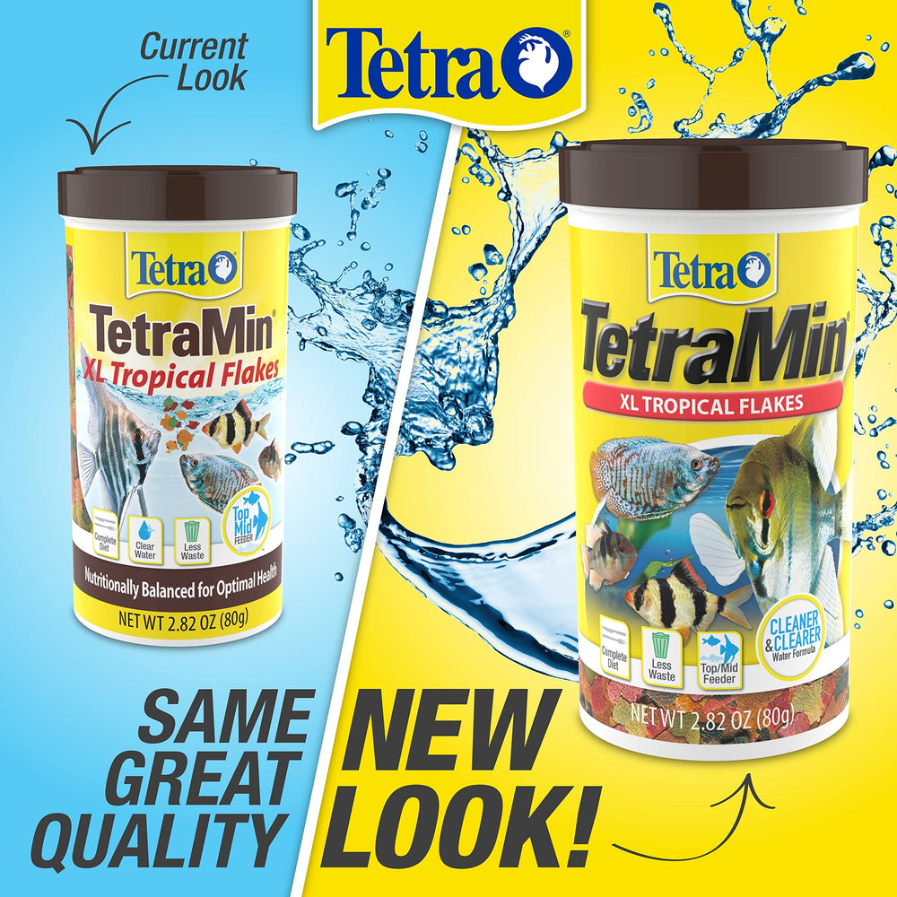 Tetra TetraMin XL flocons flottant dans l'eau gardant l'eau claire
