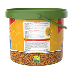 Tetra bâtonnets gros plan montrant la texture et facilité de prise pour poissons