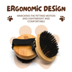 The Buddy System brosse paume vue en perspective illustrant légèreté et finition bambou