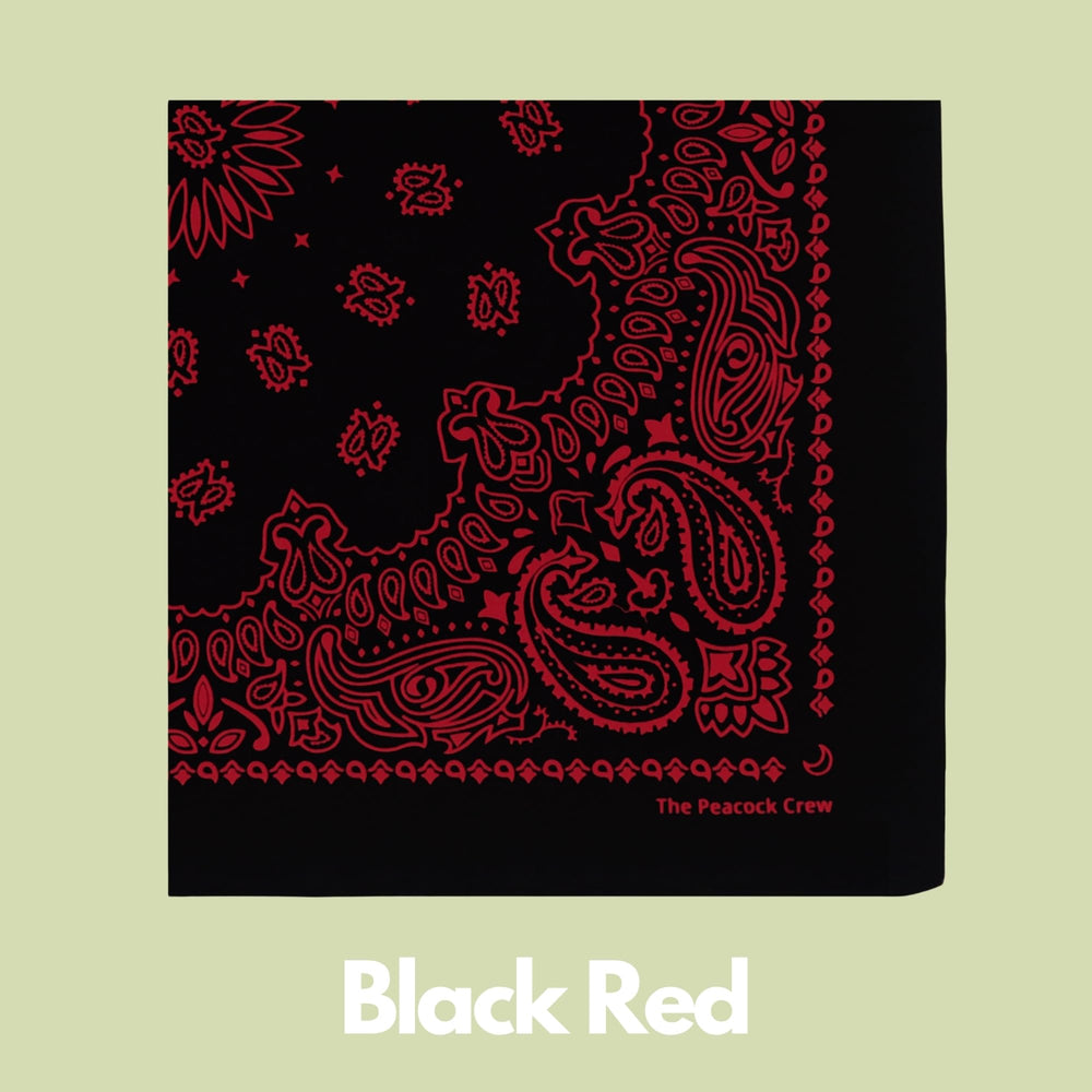 The Peacock Crew bandana utilisé lors d'un événement groupe pour unité visuelle
