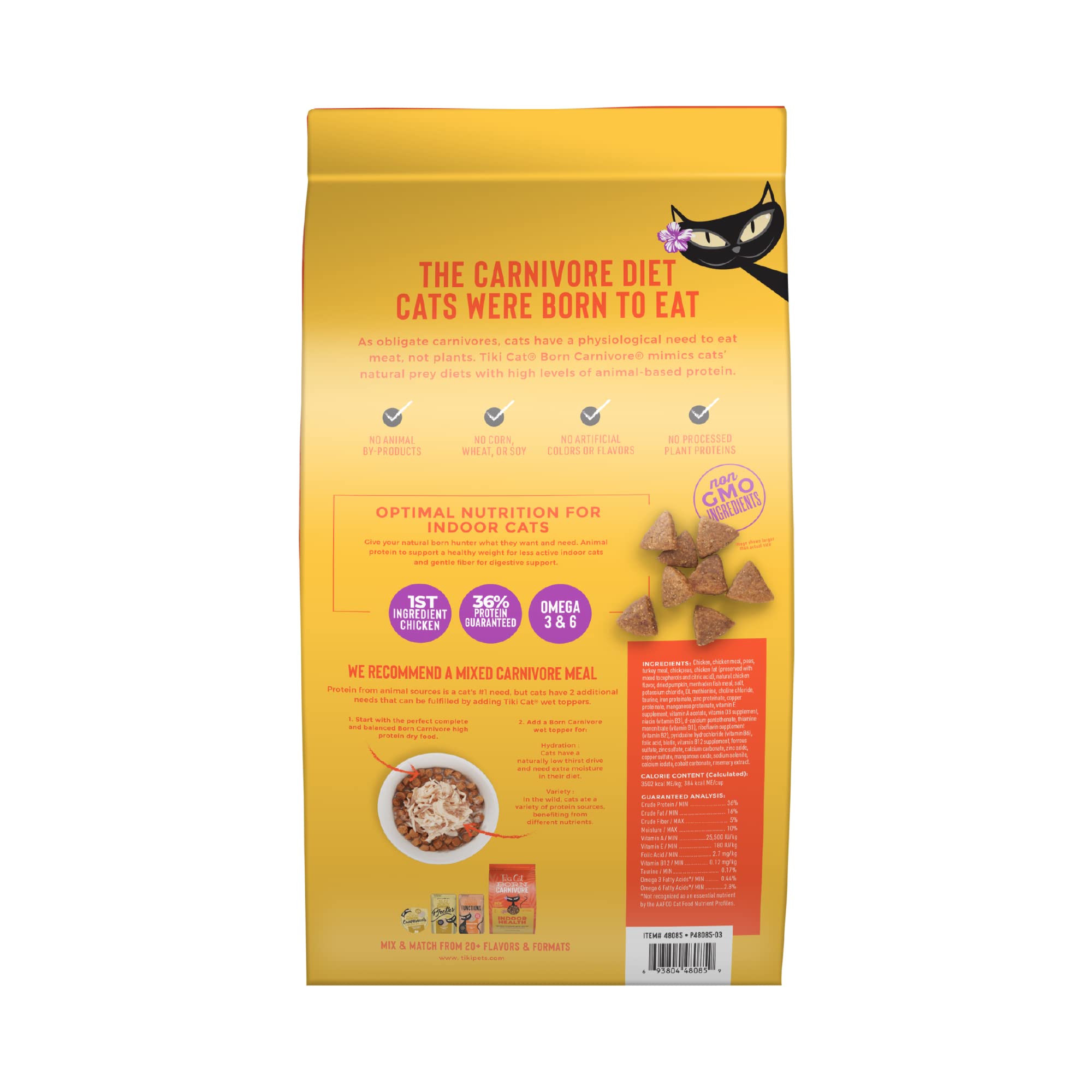 TIKI PETS gros plan croquettes montrant texture riche et appétence