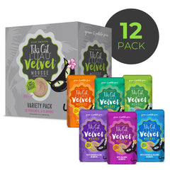 TIKI PETS sachet tenu en main pour servir facilement des portions