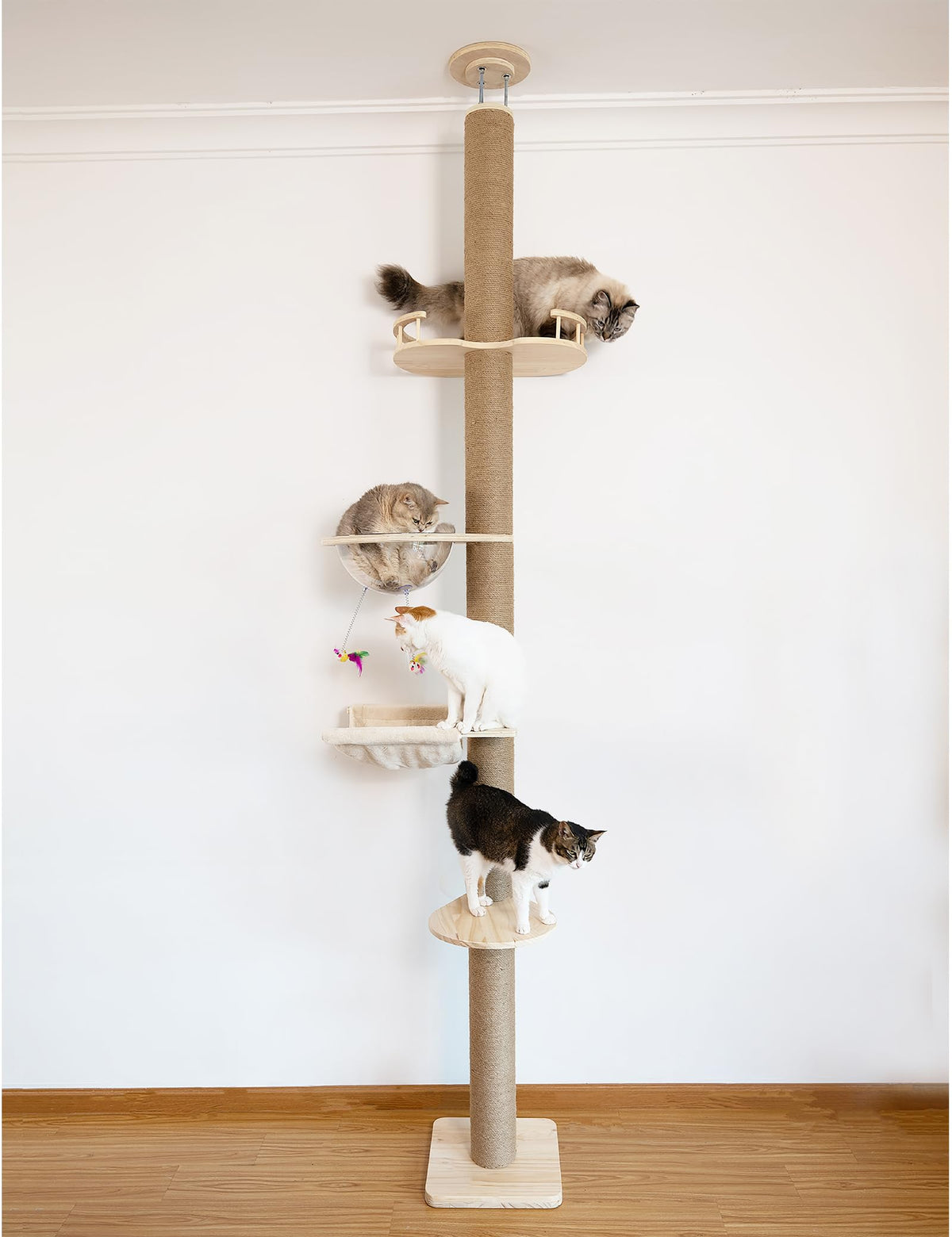 tqew emballage de l'arbre à chat montrant contenu complet et robustesse