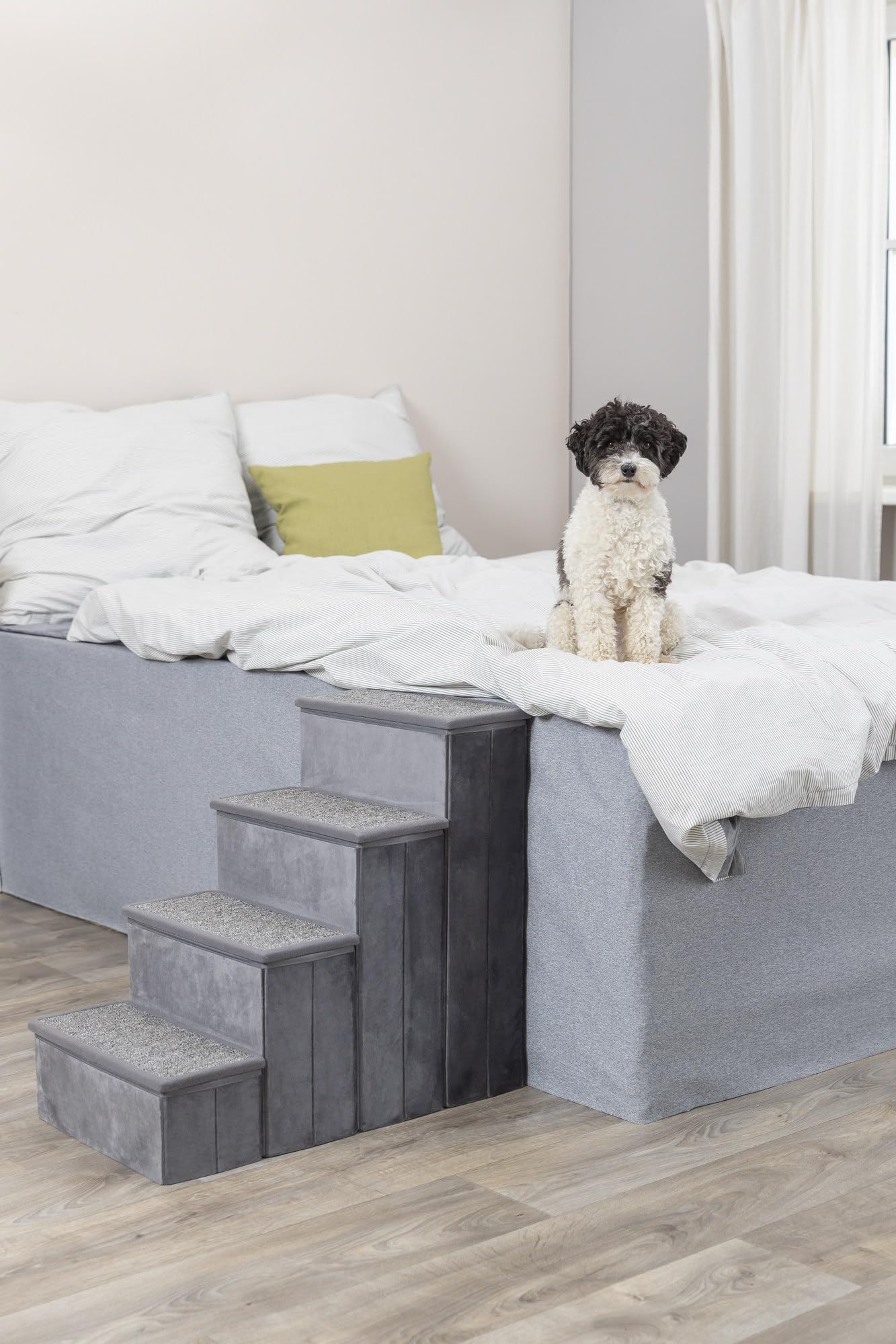 TRIXIE marche ouverte montrant rangement, organise jouets et friandises