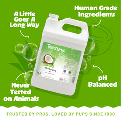 TropiClean utilisé pour laver un chien montrant efficacité et confort
