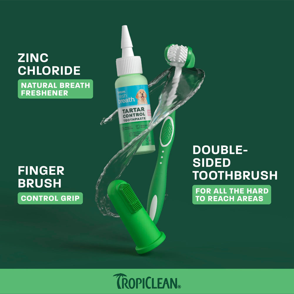 TropiClean kit tenu en main pour montrer taille et facilité d’utilisation