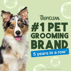 TropiClean texture crémeuse gros plan pour une application douce et efficace