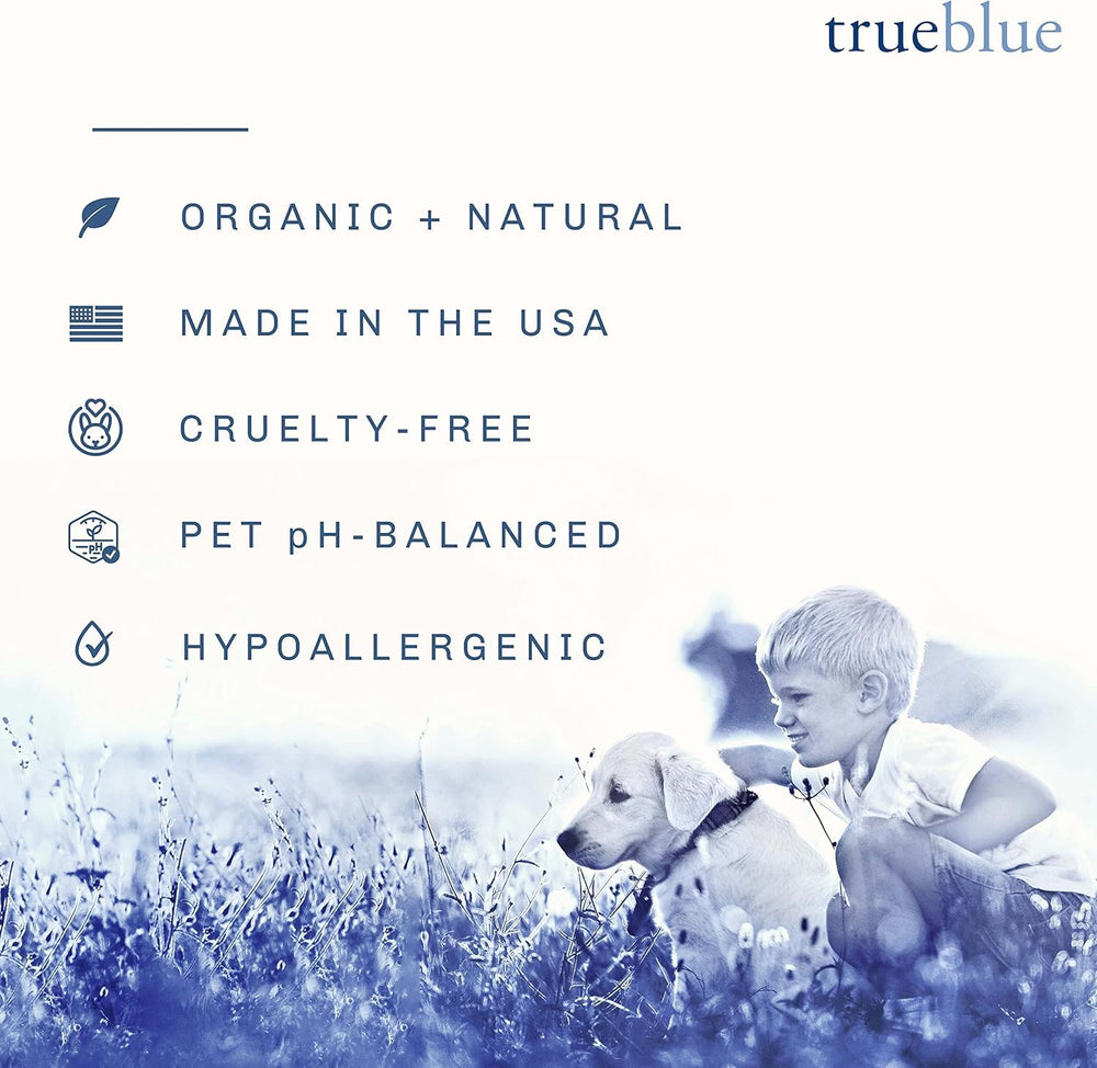 TrueBlue flacon à côté d’une main pour comparaison de taille pratique
