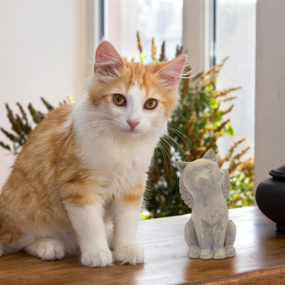 Tsyulog figurine posée sur un chevet créant un coin de mémoire apaisant