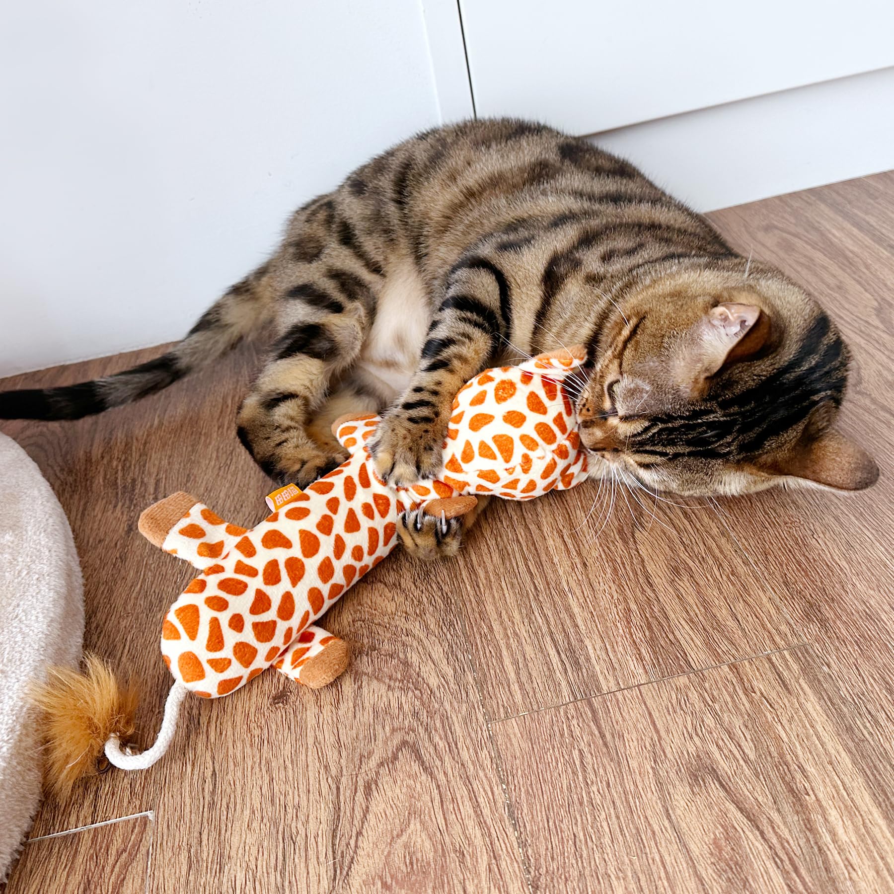 TTcat girafe détails broderie yeux et coutures renforcées