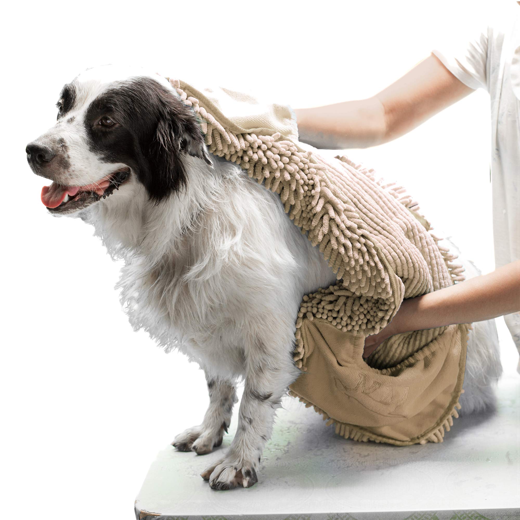 Tuff Pupper serviette face avant montrant taille et coupe pour séchage rapide