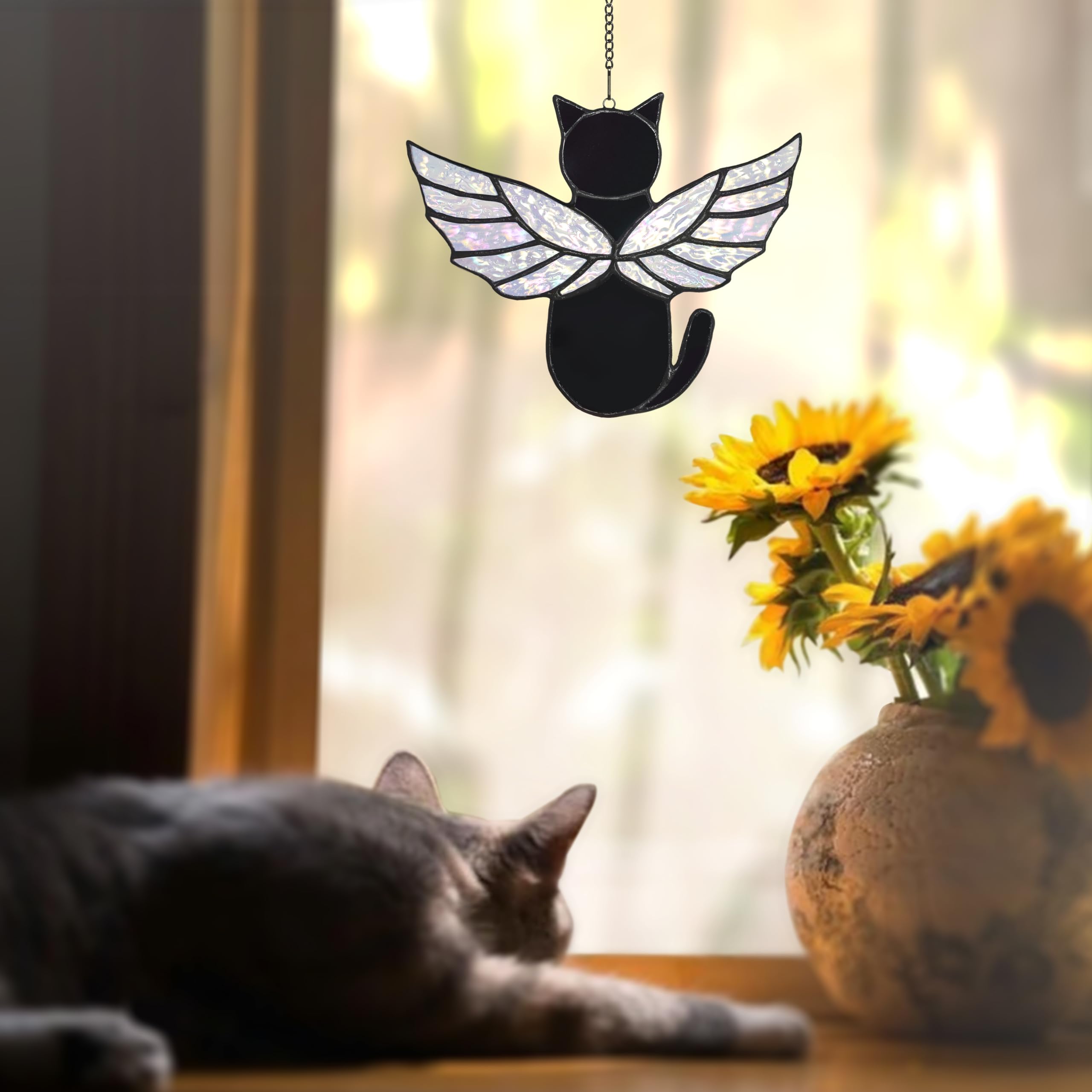 Velasyart suncatcher tenu à la main pour montrer l’échelle et la taille pratique