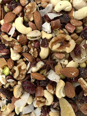 Versele-Laga mélange Goldenfeast VL Bonita dans un bol, texture variée stimule le foraging