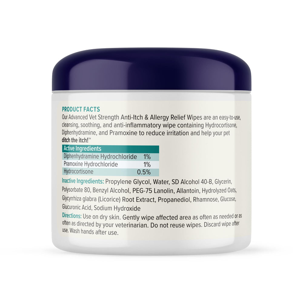 Vetnique Dermabliss lingette appliquée sur patte de chien pour calmer démangeaisons