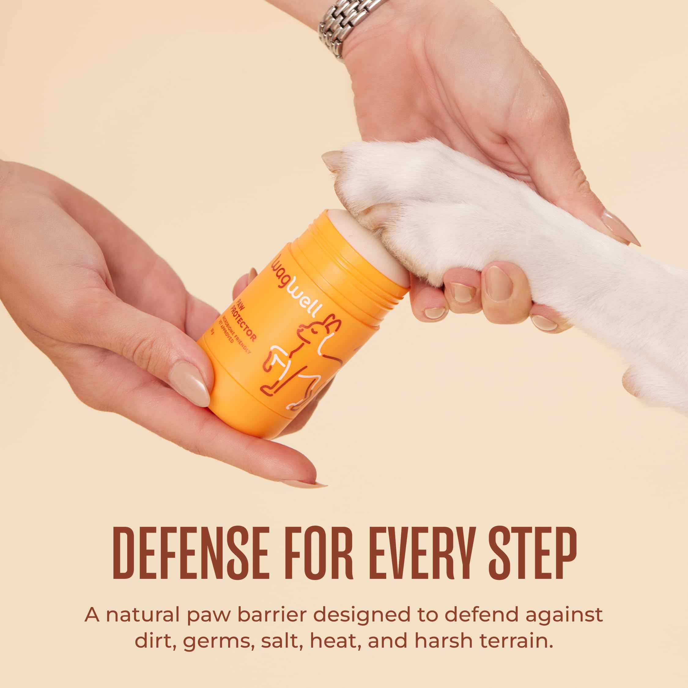 WagWell stick twist-up en main démontrant application sans salissure
